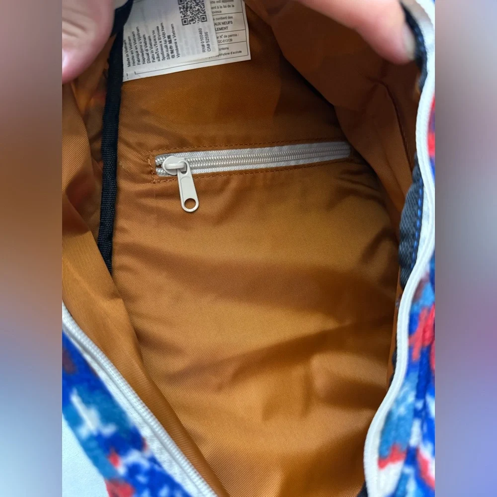 KAVU POLAR SLING BAG - Picture 7 of 9